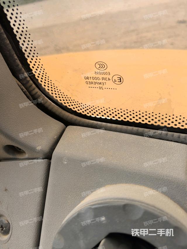 后窗玻璃角標(biāo)（駕駛室部分）