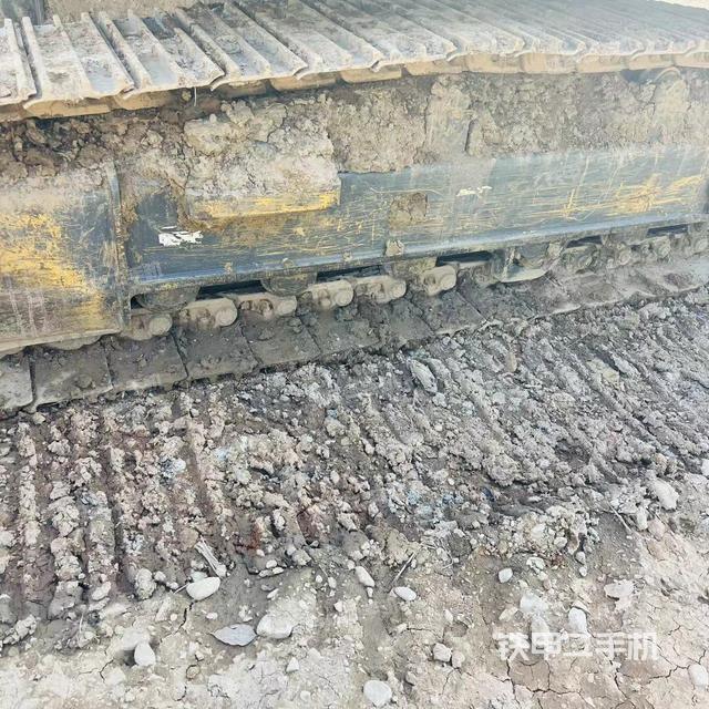 單側(cè)履帶整體（整機(jī)外觀）