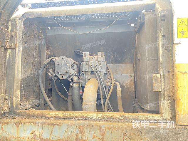 整機(jī)右后45°(設(shè)備外觀及核心部件) 整機(jī)右后45°(設(shè)備外觀及核心部件)