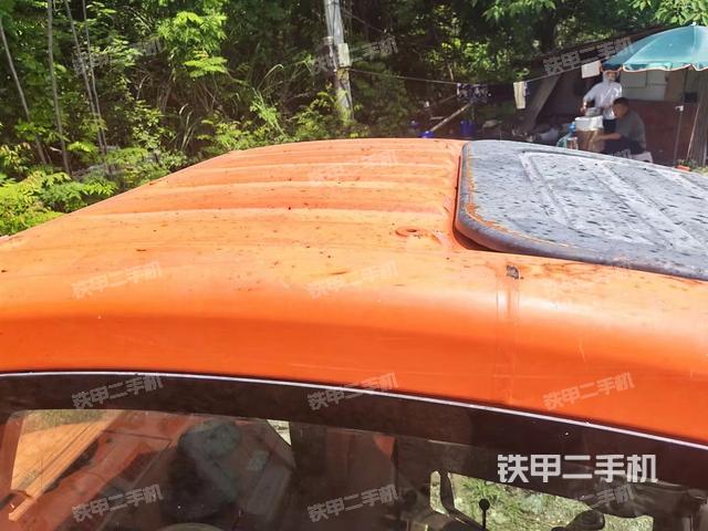 驾驶室顶部（整机外观）