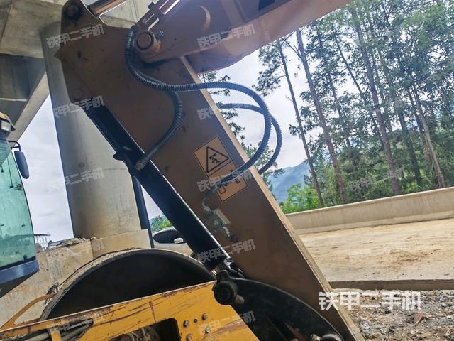 小臂整體左后（工作和回轉(zhuǎn)裝置）