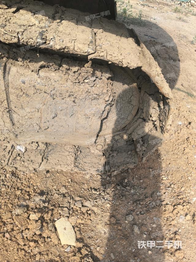 左导向轮(行走机构) 左导向轮(行走机构)