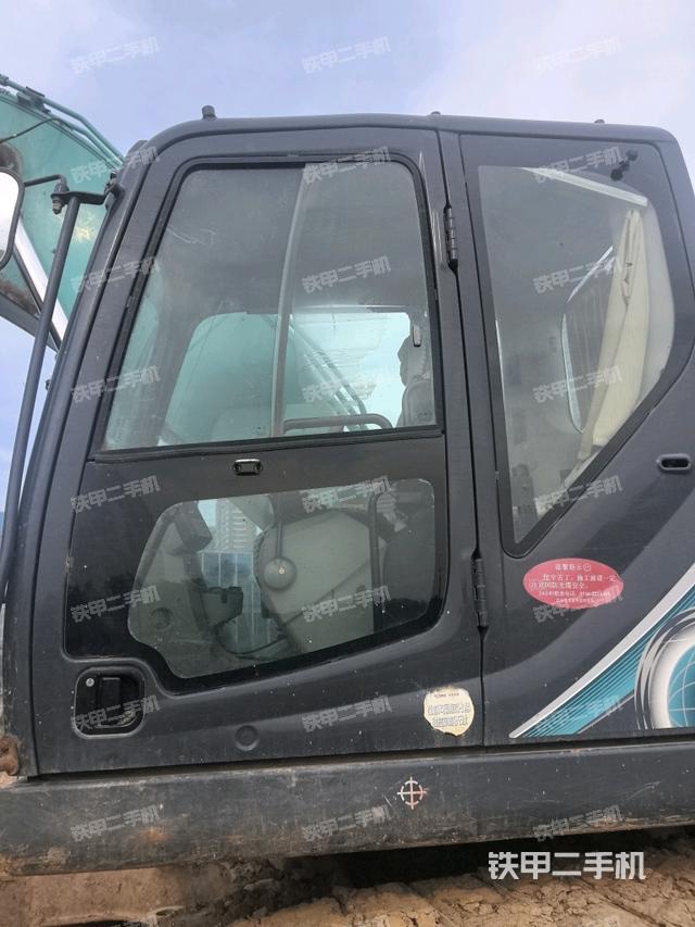 驾驶室正侧(驾驶室部分) 驾驶室正侧(驾驶室部分)