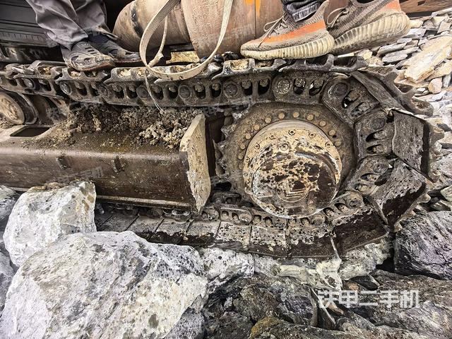 左驅(qū)動(dòng)輪(行走機(jī)構(gòu)) 左驅(qū)動(dòng)輪(行走機(jī)構(gòu))