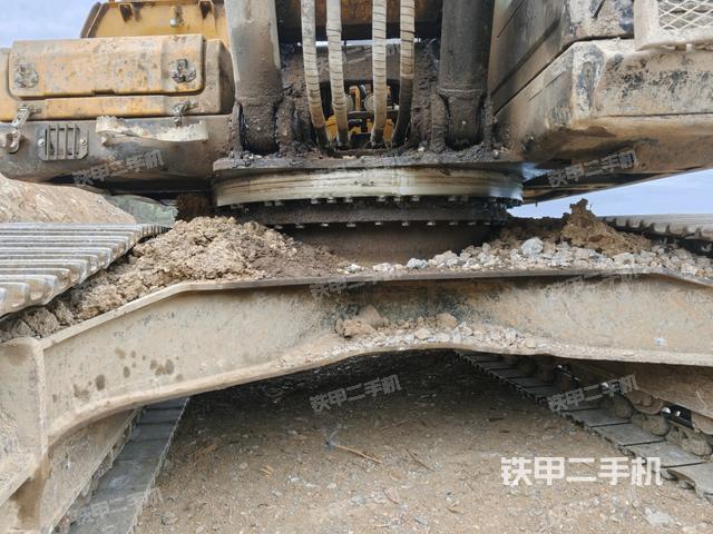 大臂根部 斜视（工作和回转装置）