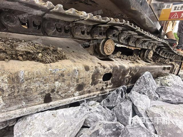 左側(cè)履帶整體?(行走機(jī)構(gòu)) 左側(cè)履帶整體?(行走機(jī)構(gòu))