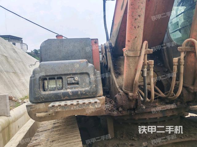 大臂油缸整體?豎拍(工作和回轉(zhuǎn)裝置) 大臂油缸整體?豎拍(工作和回轉(zhuǎn)裝置)