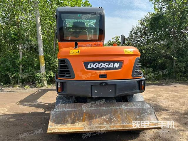 駕駛室頂部（整機(jī)外觀）