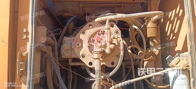 液壓泵艙室正面整體(整機(jī)外觀) 液壓泵艙室正面整體(整機(jī)外觀)