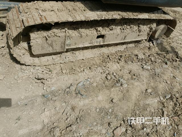 左侧履带整体 (行走机构) 左侧履带整体 (行走机构)