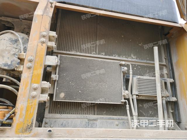 散熱器正面(大件艙室) 散熱器正面(大件艙室)