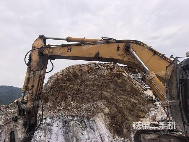 大臂整體?右側(cè)(工作和回轉(zhuǎn)裝置) 大臂整體?右側(cè)(工作和回轉(zhuǎn)裝置)