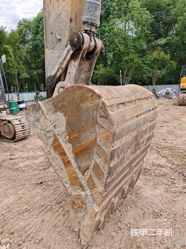 小臂整體左后(工作和回轉(zhuǎn)裝置) 小臂整體左后(工作和回轉(zhuǎn)裝置)