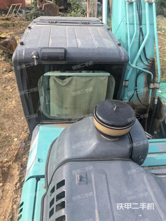 驾驶室顶部俯视(上车部件) 驾驶室顶部俯视(上车部件)