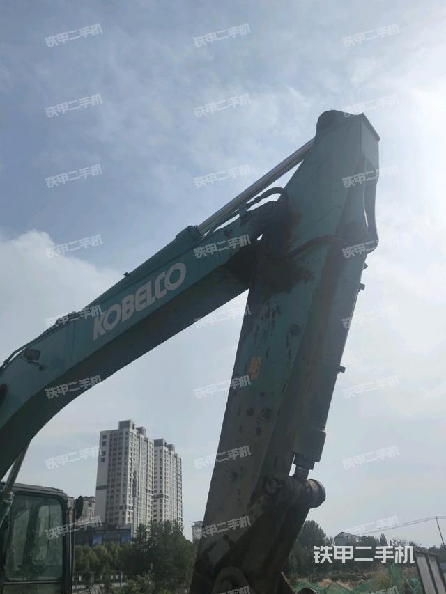 小臂整体右前(工作和回转装置) 小臂整体右前(工作和回转装置)