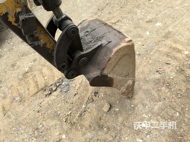 铲斗45度(工作和回转装置) 铲斗45度(工作和回转装置)