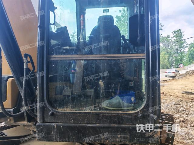 小臂整體右前（工作和回轉(zhuǎn)裝置）