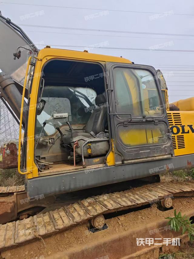 駕駛室整體（整機(jī)外觀）