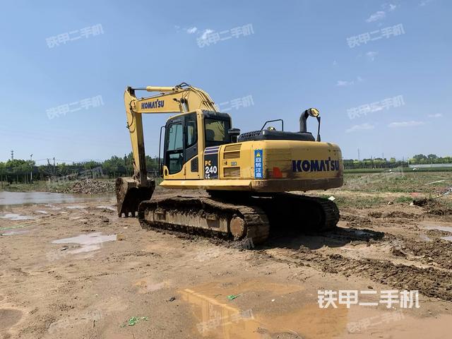 小松PC240LC-8M0挖掘機(jī)