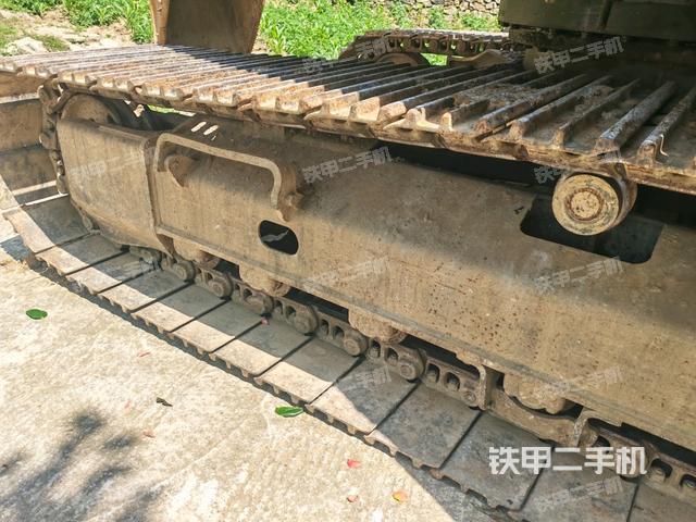 右側(cè)履帶整體(行走機構(gòu)) 右側(cè)履帶整體(行走機構(gòu))