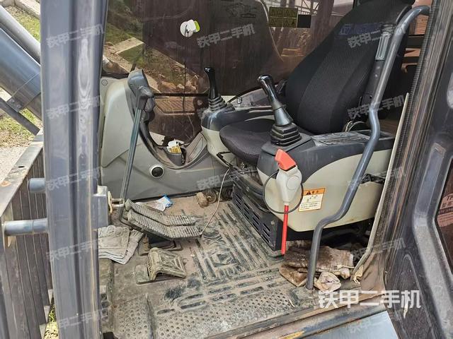 驾驶室整体（整机外观）