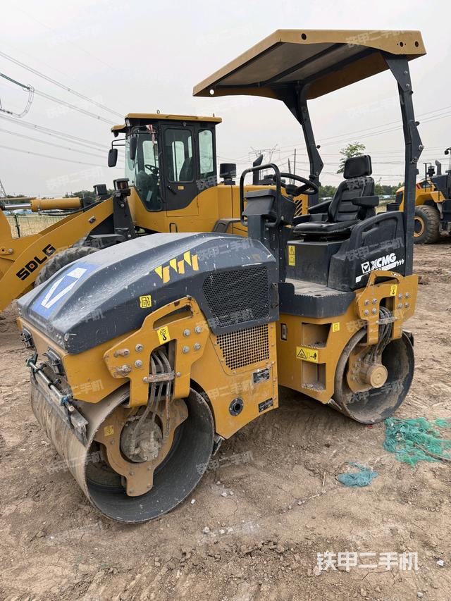 徐工XMR303壓路機(jī)