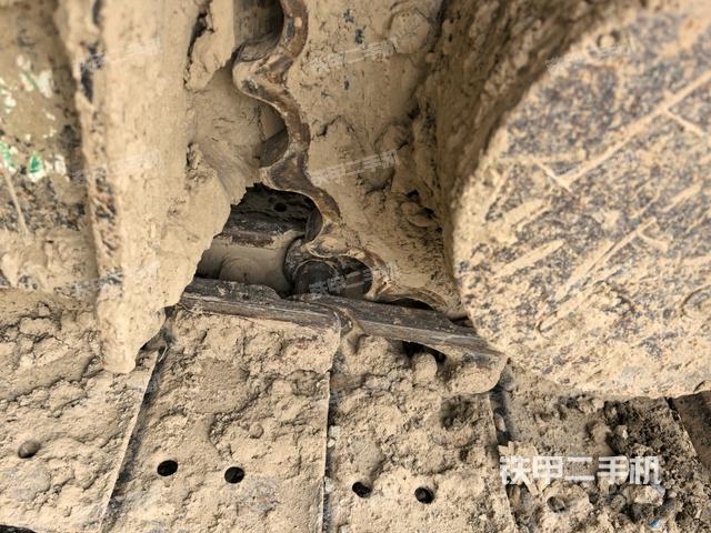 左驅(qū)動(dòng)輪（行走機(jī)構(gòu)）