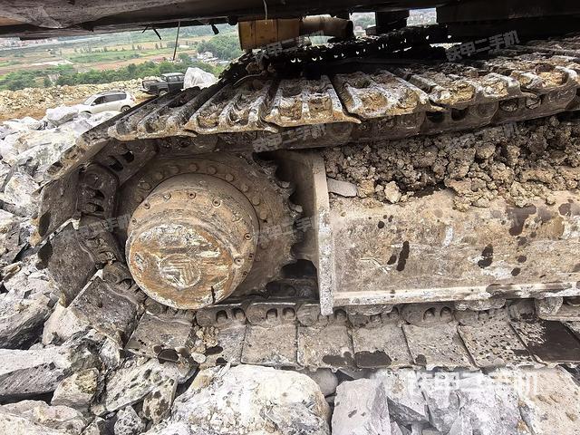 右驅(qū)動(dòng)輪(行走機(jī)構(gòu)) 右驅(qū)動(dòng)輪(行走機(jī)構(gòu))