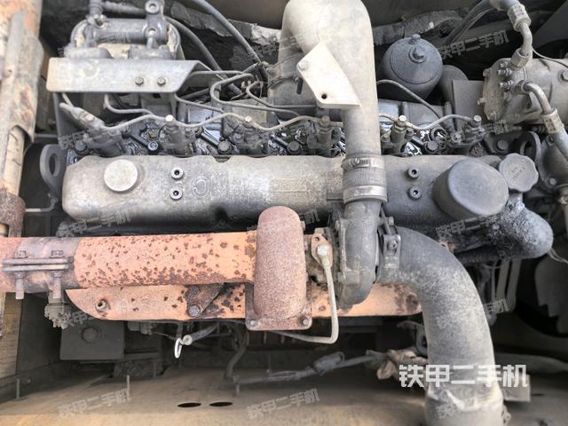發(fā)動機(jī)整體俯視(整機(jī)外觀) 發(fā)動機(jī)整體俯視(整機(jī)外觀)