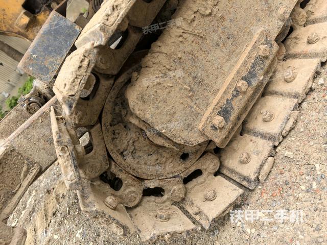 右导向轮(行走机构) 右导向轮(行走机构)