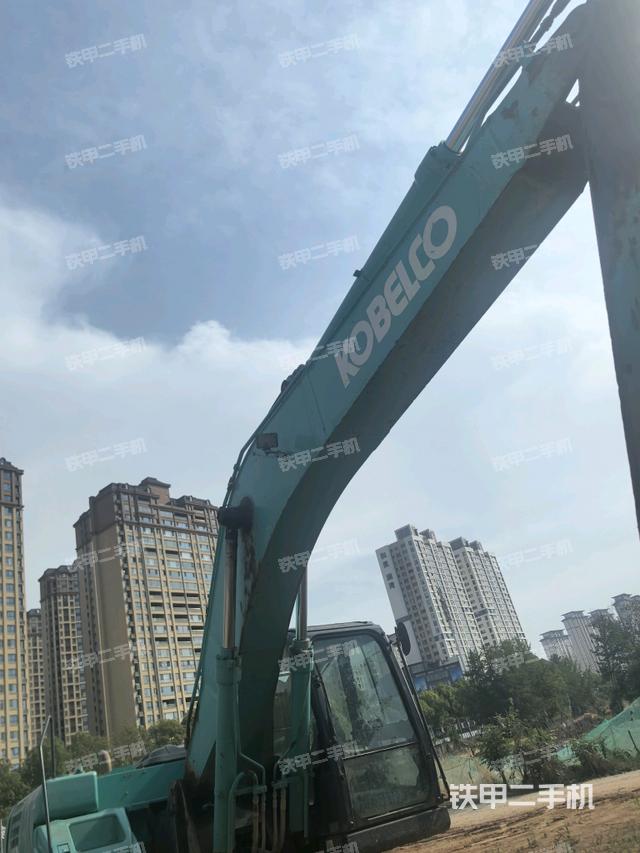 大臂整体 右侧(工作和回转装置) 大臂整体 右侧(工作和回转装置)