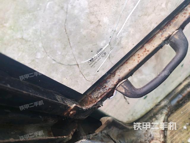 后窗玻璃角標(biāo)(駕駛室部分) 后窗玻璃角標(biāo)(駕駛室部分)