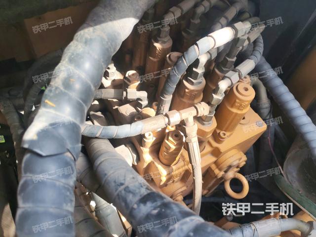 駕駛室頂部俯視(上車部件) 駕駛室頂部俯視(上車部件)