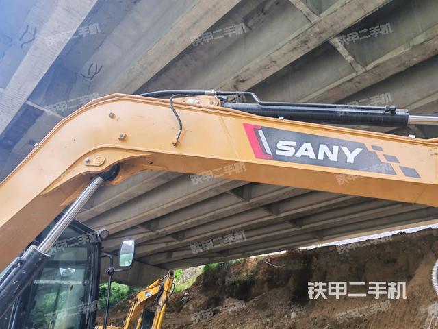 轉(zhuǎn)盤和下車架正前（工作和回轉(zhuǎn)裝置）