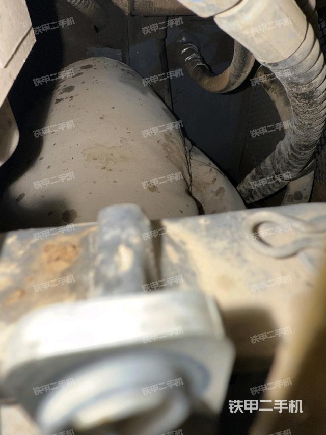 液壓泵艙室正面整體(整機(jī)外觀) 液壓泵艙室正面整體(整機(jī)外觀)