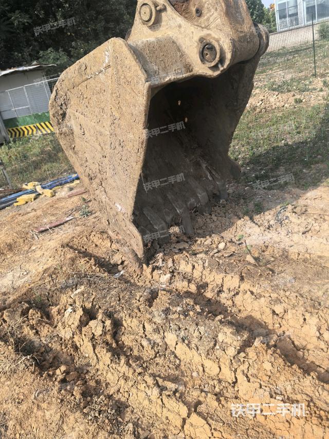 铲斗45度(工作和回转装置) 铲斗45度(工作和回转装置)