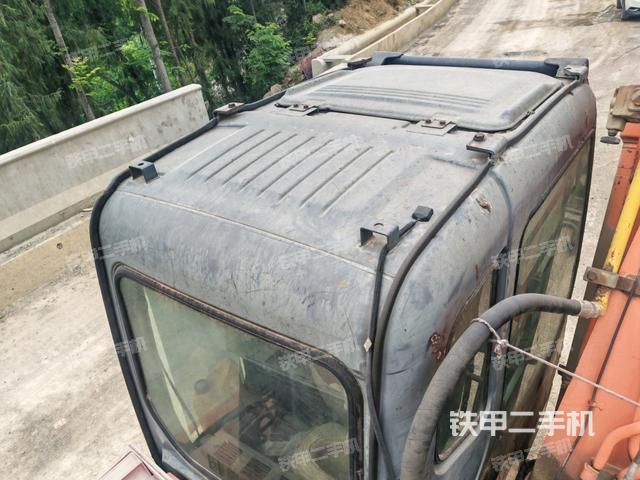 駕駛室頂部俯視(上車部件) 駕駛室頂部俯視(上車部件)
