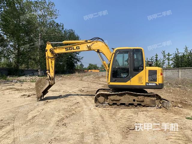 山東臨工E685F挖掘機(jī)