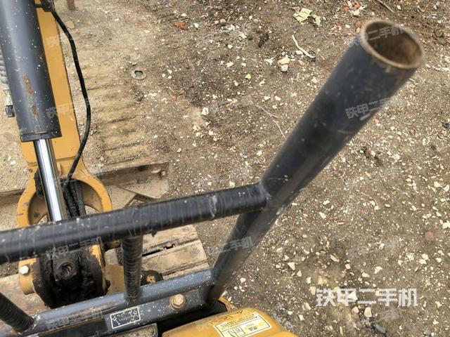 后窗玻璃角标(驾驶室部分) 后窗玻璃角标(驾驶室部分)