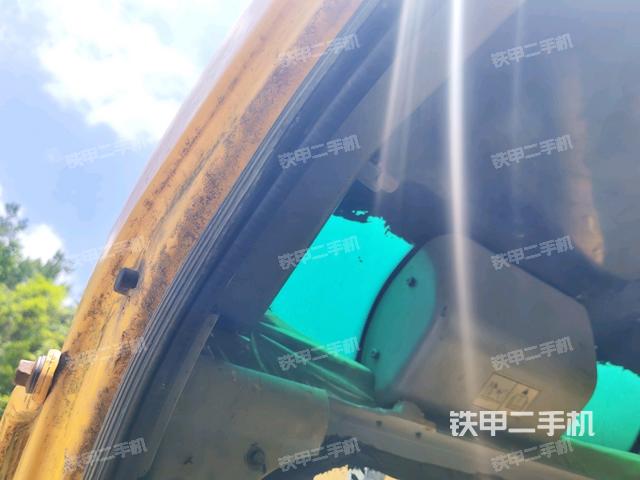 駕駛室左前45度(駕駛室部分) 駕駛室左前45度(駕駛室部分)