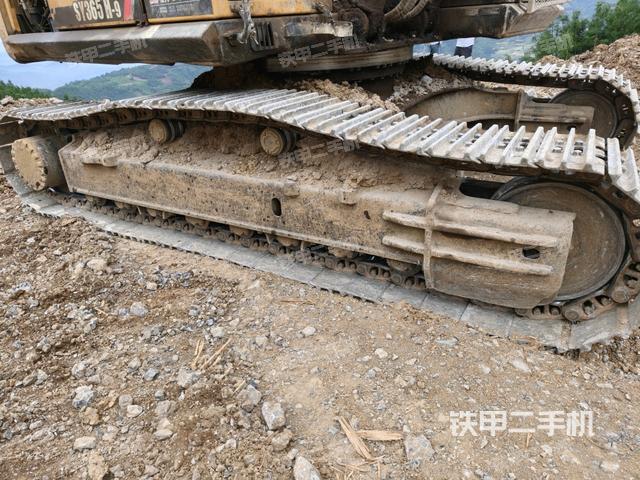 左侧履带整体 （行走机构）