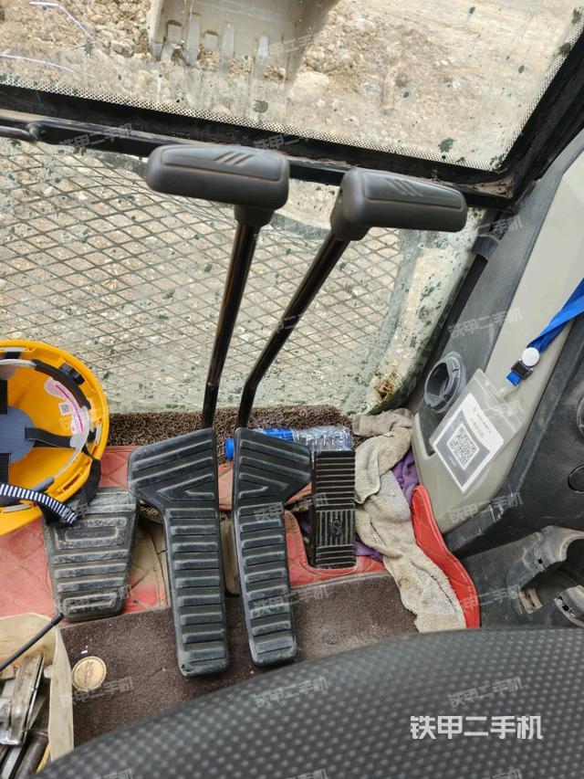 后窗玻璃角标（驾驶室部分）