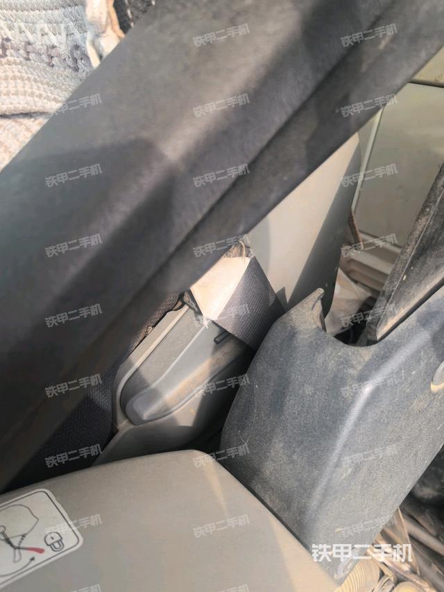 座椅后部(驾驶室部分) 座椅后部(驾驶室部分)