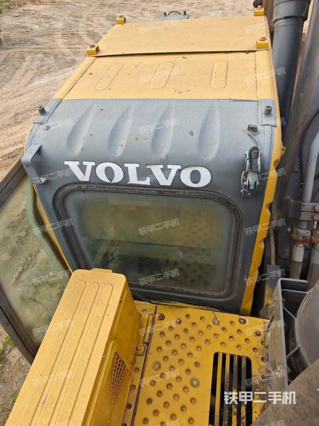 駕駛室頂部（整機(jī)外觀）