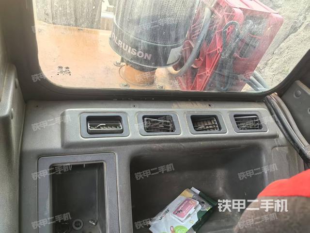 后窗玻璃角标(驾驶室部分) 后窗玻璃角标(驾驶室部分)