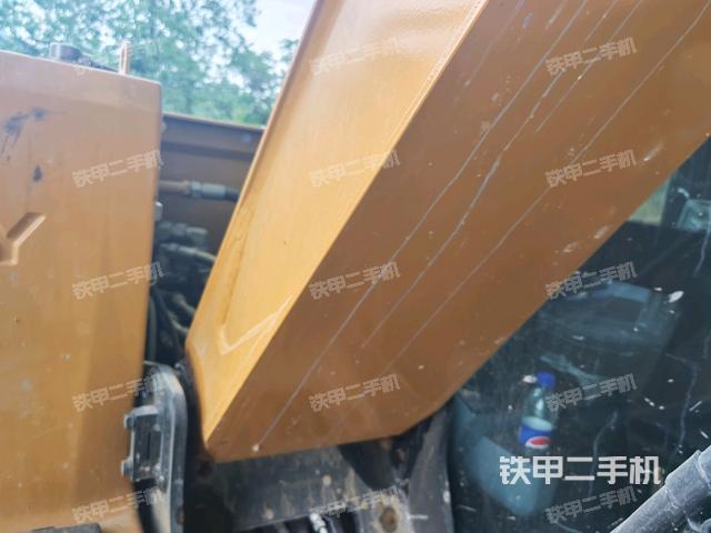 大臂根部?斜（工作和回轉(zhuǎn)裝置）