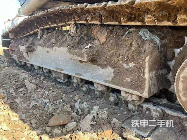 三一重工SY215C挖掘机的设备实拍-第3张实拍照片
