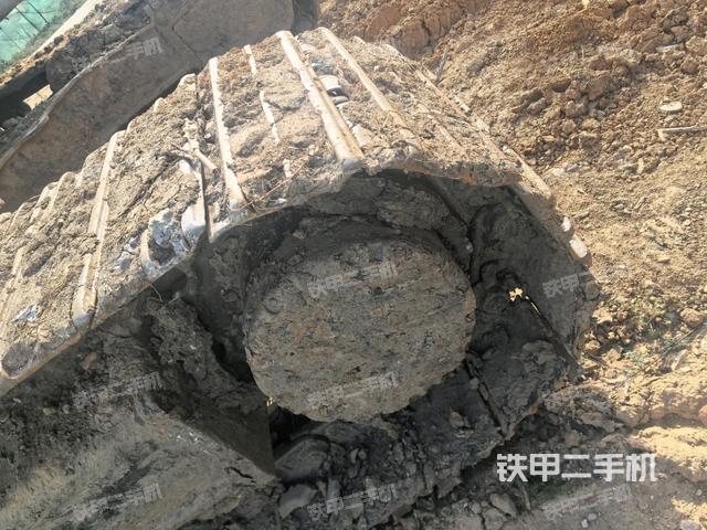 左侧履带整体 (行走机构) 左侧履带整体 (行走机构)