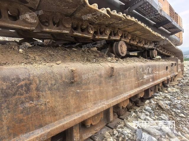 左导向轮(行走机构) 左导向轮(行走机构)