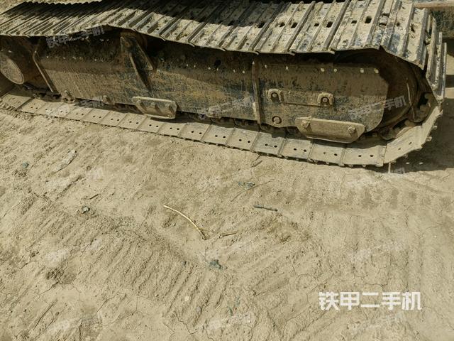 右側(cè)履帶整體?(行走機構(gòu)) 右側(cè)履帶整體?(行走機構(gòu))